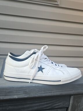 Converse One Star Low Top Leather Sneakers